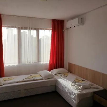 Πανσιόν Ivet Guest -