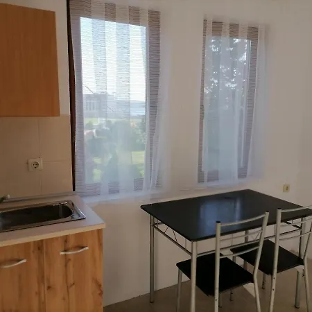 Ivet Guest - Obzor